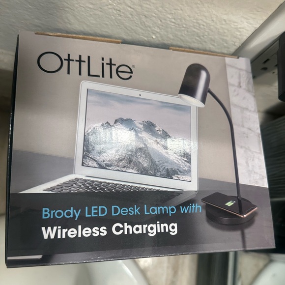 NIB LED Brody Wireless Charging Desk Lamp - OttLite - Picture 8 of 14